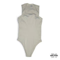 Body acanalado, Escote cuadrado. Talla S